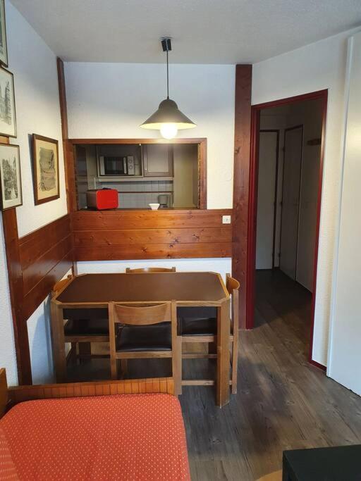 Joli Appartement Le Chamois Blanc Chamonix, Parking Luaran gambar