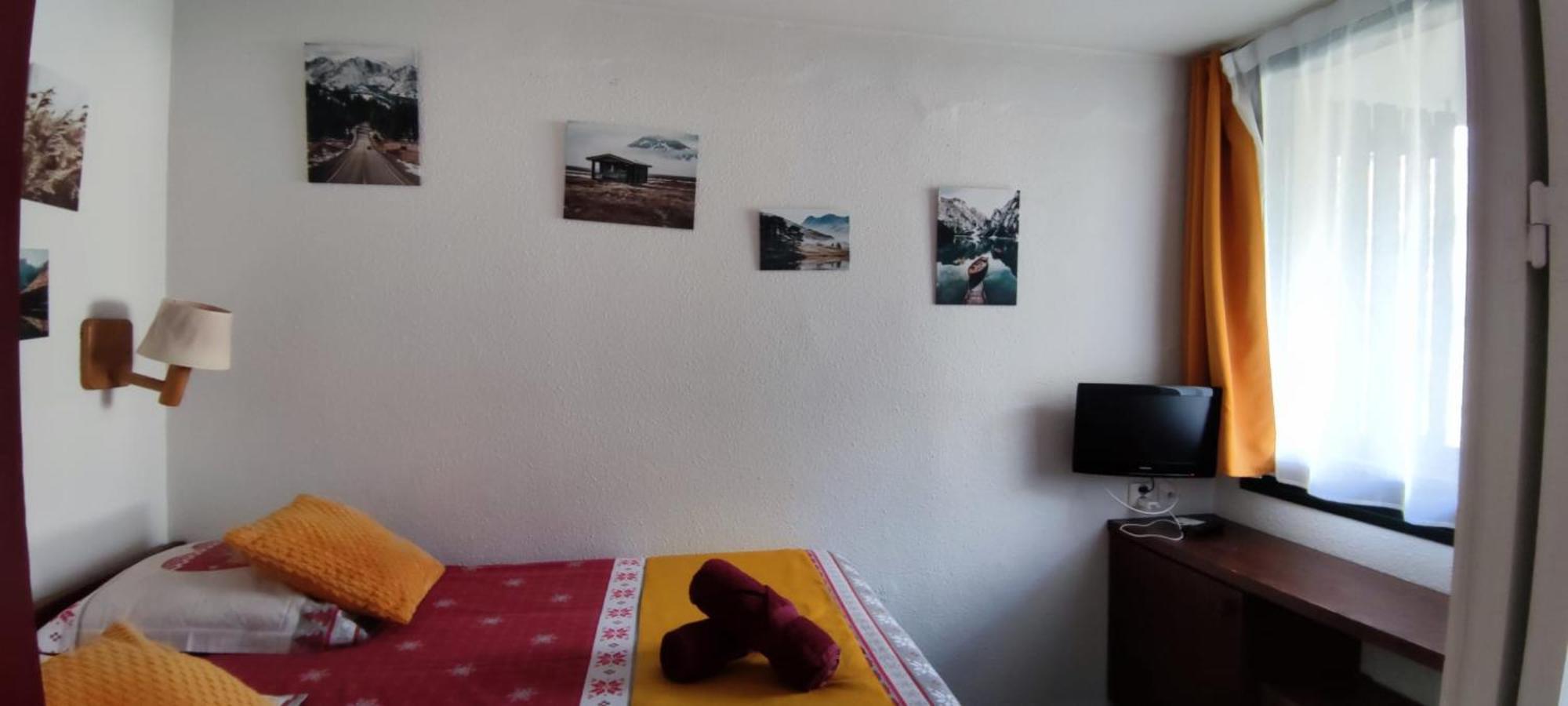 Joli Appartement Le Chamois Blanc Chamonix, Parking Luaran gambar